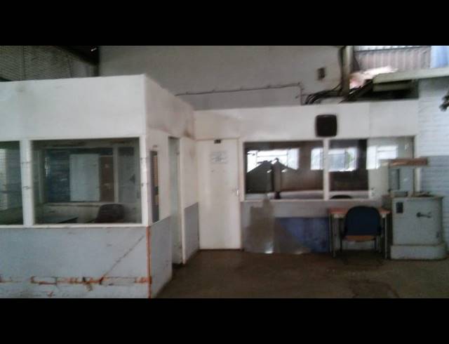 5,200M² WAREHOUSE TO LET IN AUREUS